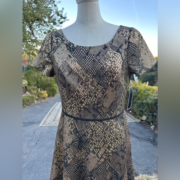 FOCUS by Shani Metallic Jacquard A-Line Dress size 6 - Picture 3 of 13